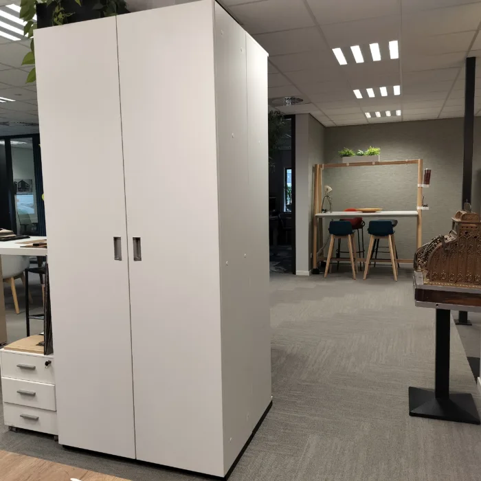 Vario M8 draaideurkast van € 912,- voor € 250,-