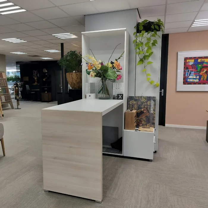 Vario statafel in open kast van € 1.135,- voor € 250,-