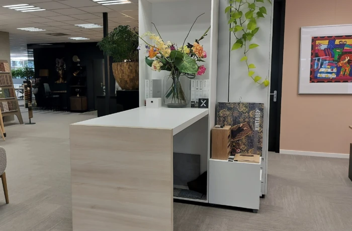 Vario statafel in open kast van € 1.135,- voor € 250,-