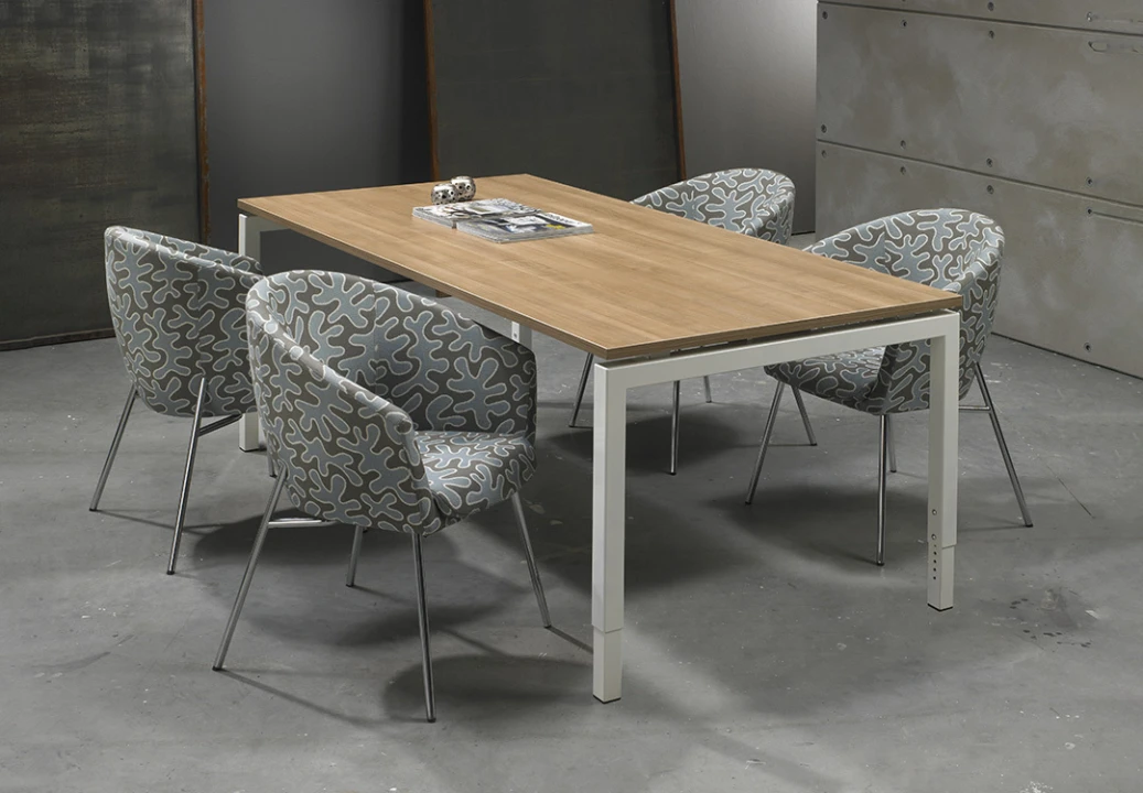 Set van 2 Yossi stoelen met zwarte metalen poot