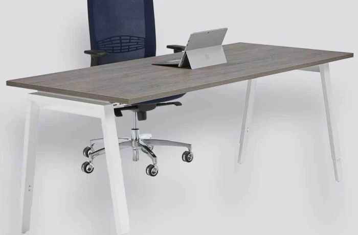 Versluis bureau Schoor van € 370,- voor € 175,-