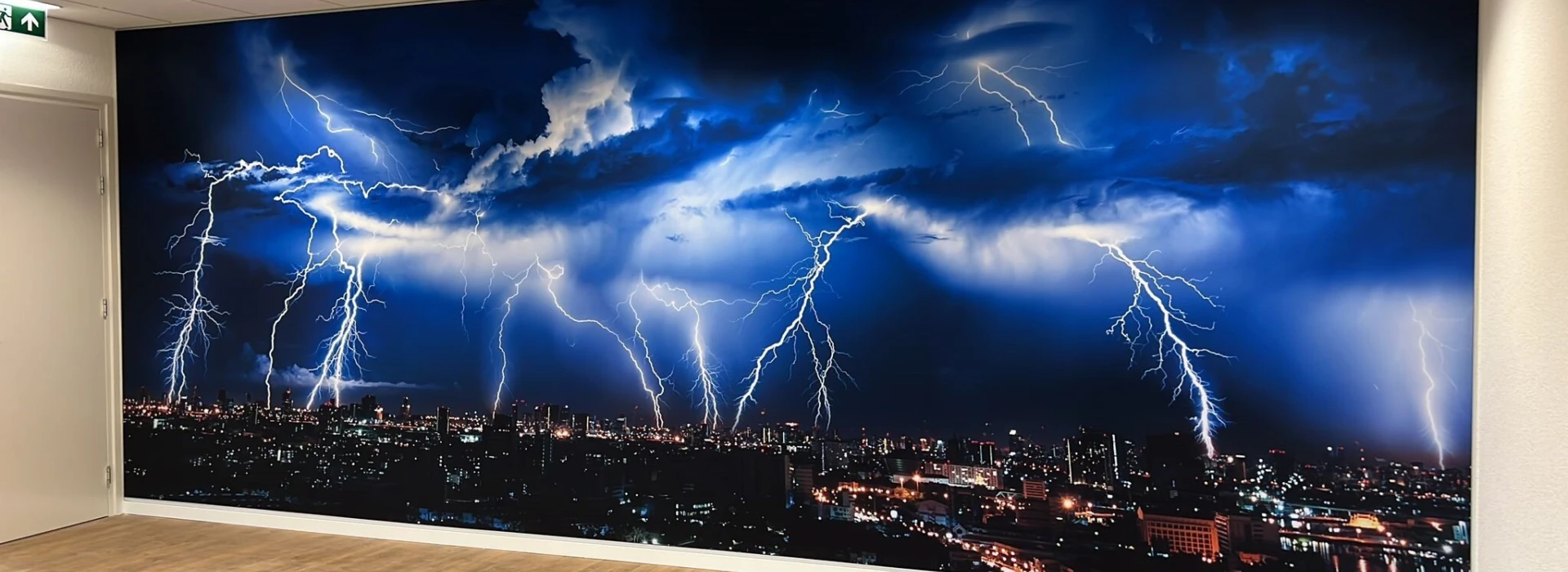 Akoestische wandpanelen plaatsen bij Berg Electro Tiel