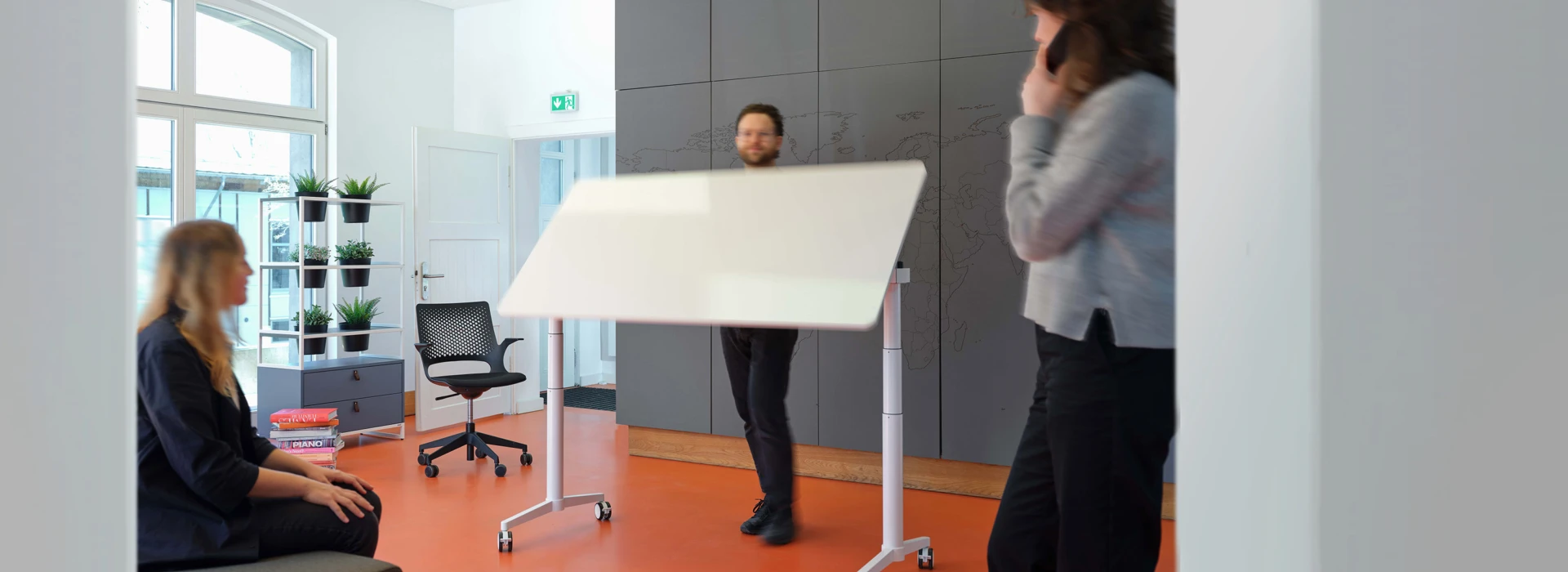 MOVE - het tafelsysteem met een coole move: een klaptafel die meer doet dan alleen opklappen