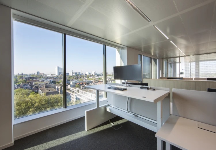 Voortman Hi Tee duo bureau