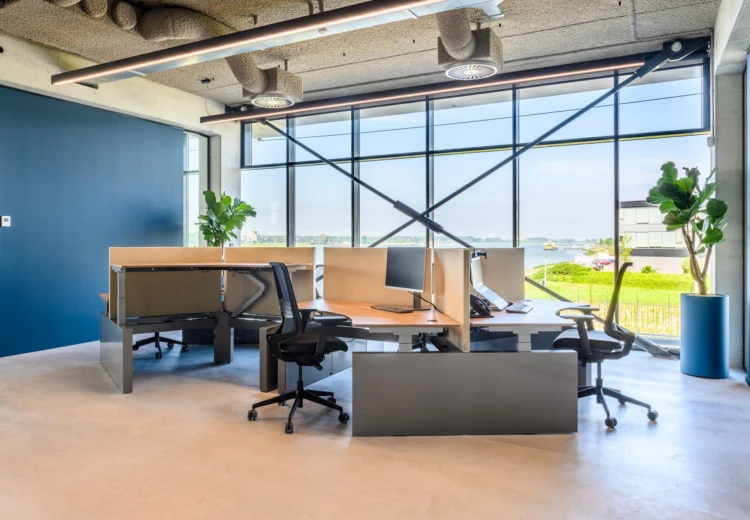 Voortman Hi Tee duo bureau