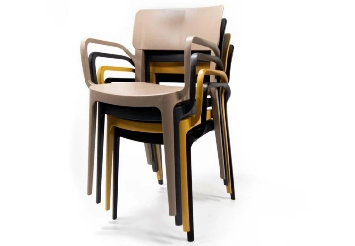 Versluis stapelbare terras en kantinestoel met armleggers 102