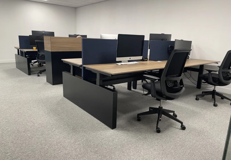 Voortman Hi Tee duo bureau