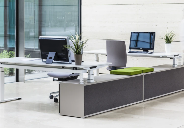 Vario Stage SX  zit sta bureau met M7 sideboard