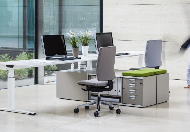 Vario Stage SX  zit sta bureau met M7 sideboard