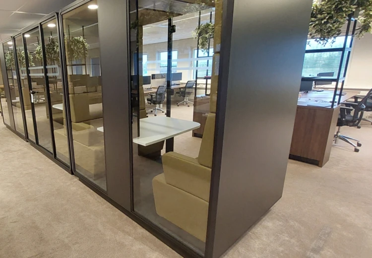 Hush office booth Meet M