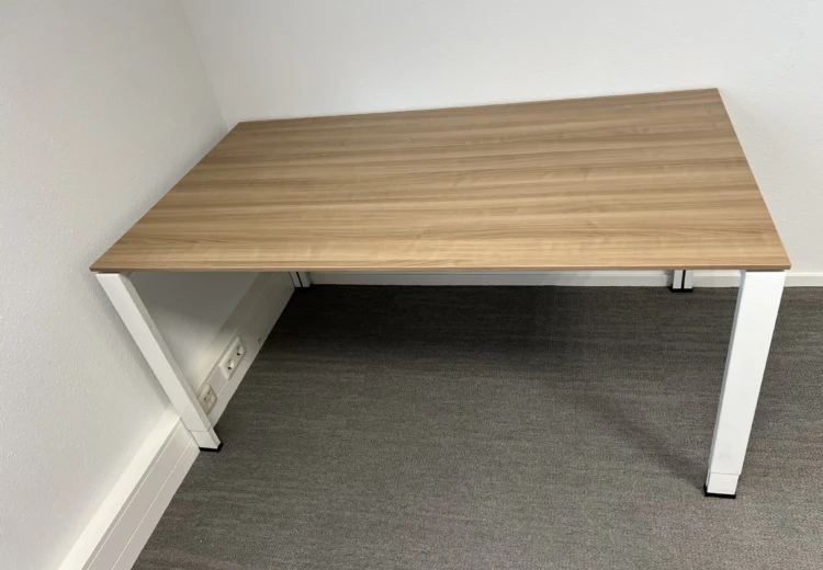 Vario Icon vergadertafel voor € 100,-