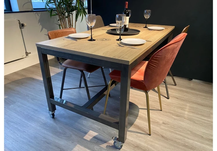 Versluis verrijdbare tafel Valk van € 510,- voor € 275,-