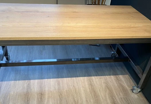 Versluis verrijdbare tafel Valk van € 510,- voor € 275,-
