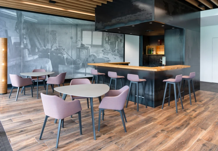 Brunner stoel Fina Club