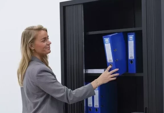 Versluis roldeurkast antraciet van € 711,- voor € 395,-