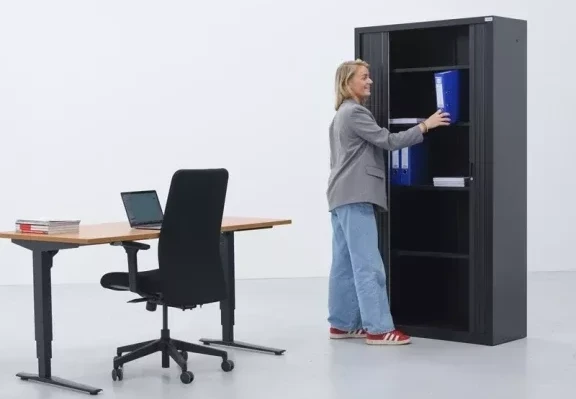 Versluis roldeurkast antraciet van € 711,- voor € 395,-