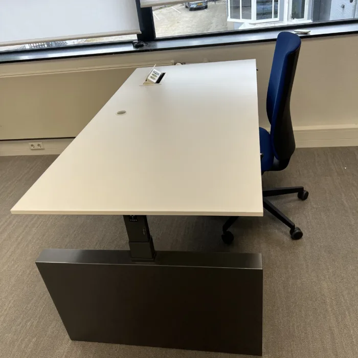 Vepa bureau voor € 150,-