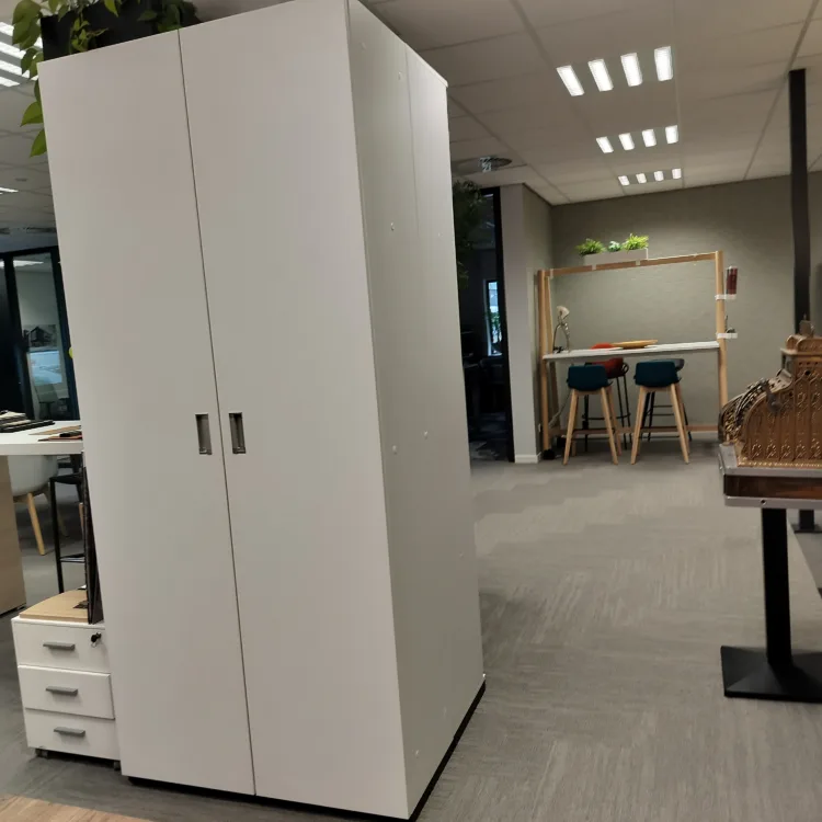 Vario M8 draaideurkast van € 912,- voor € 250,-