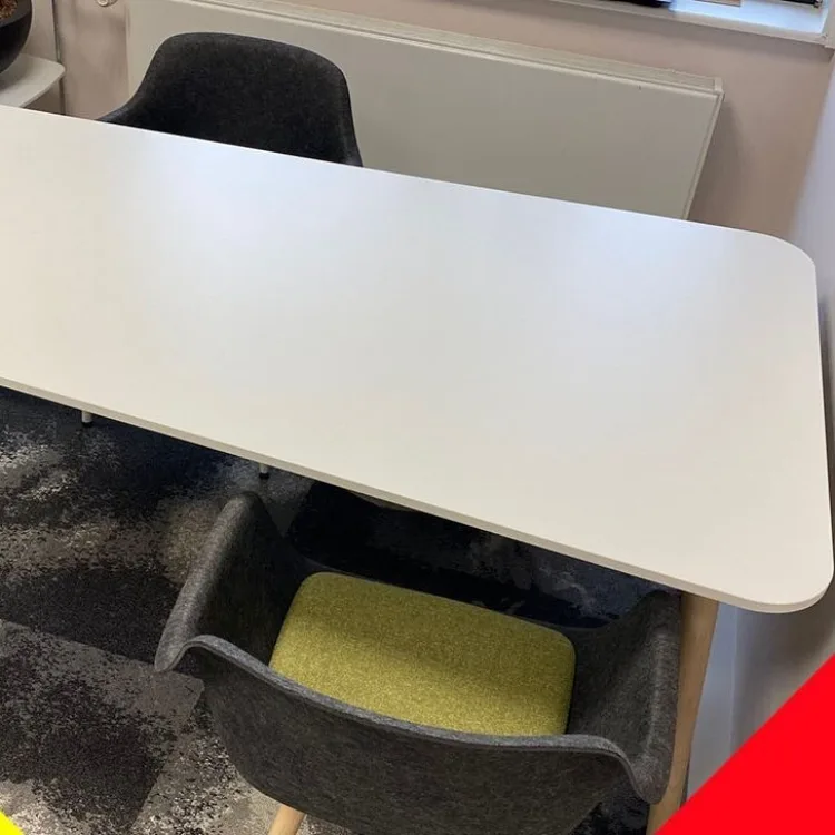 Vepa Skeef tafel van € 615,- voor € 200,-