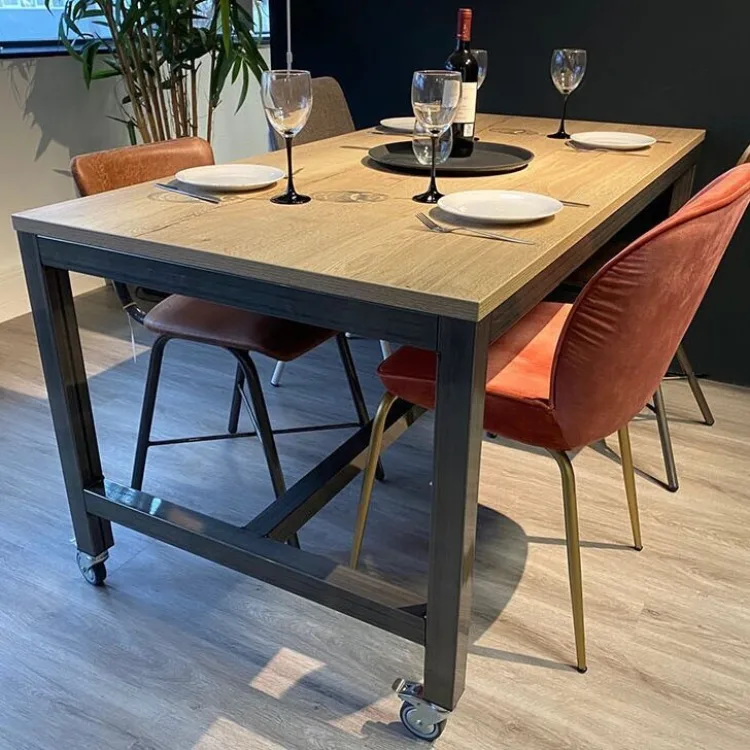 Versluis verrijdbare tafel Valk van € 510,- voor € 275,-