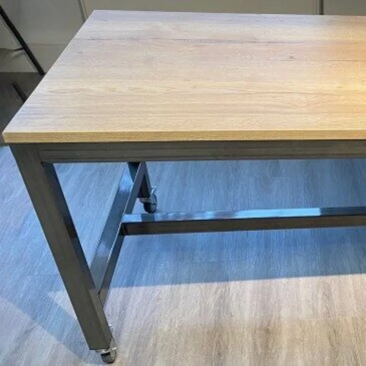 Versluis verrijdbare tafel Valk van € 510,- voor € 275,-
