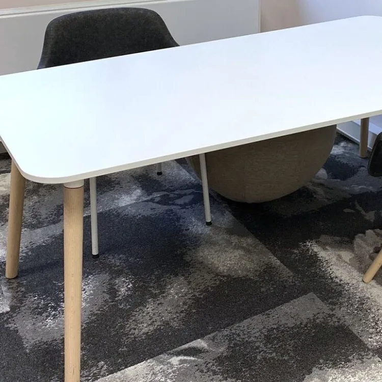 Vepa Skeef tafel van € 615,- voor € 200,-