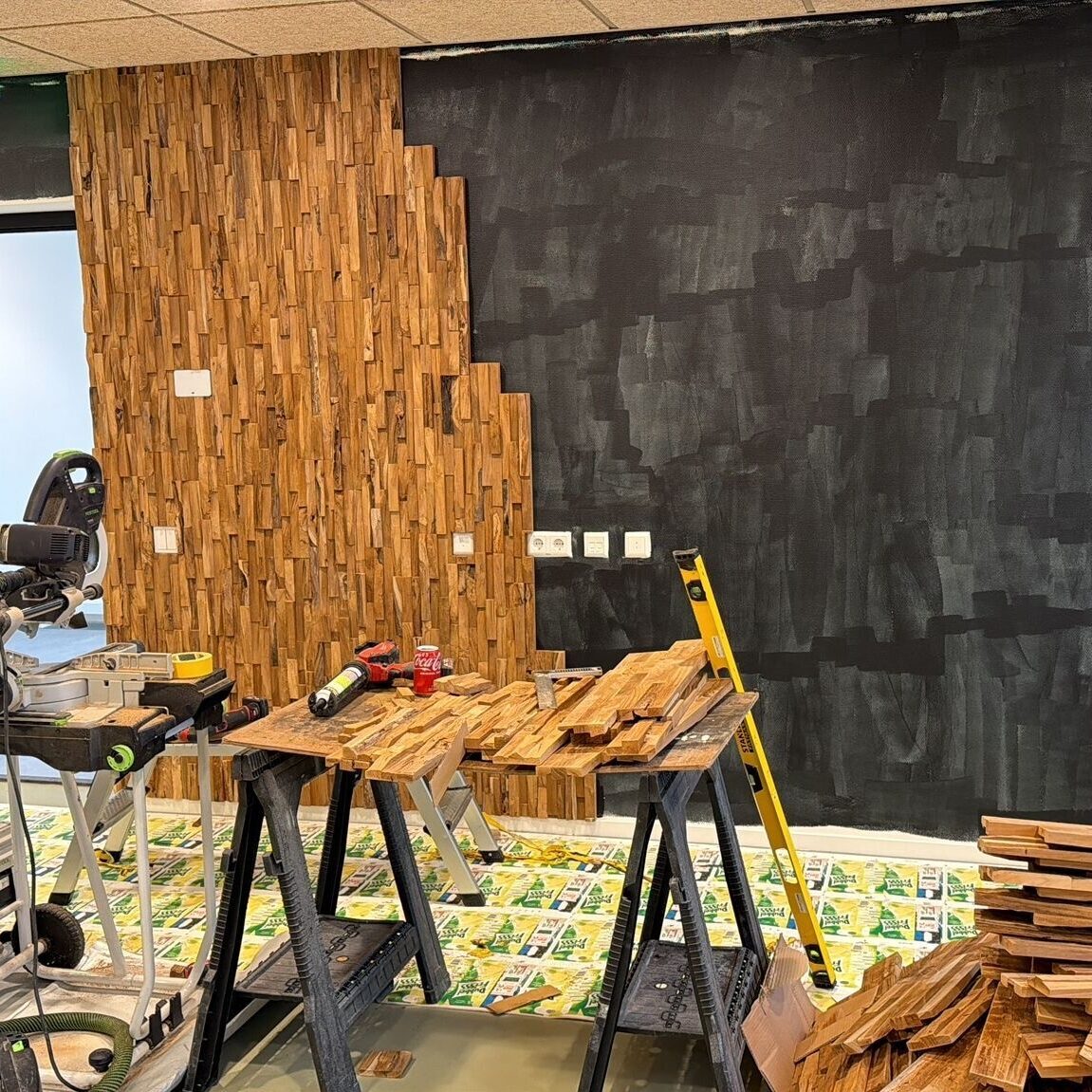 Referentiefoto wandbekleding hout in wording